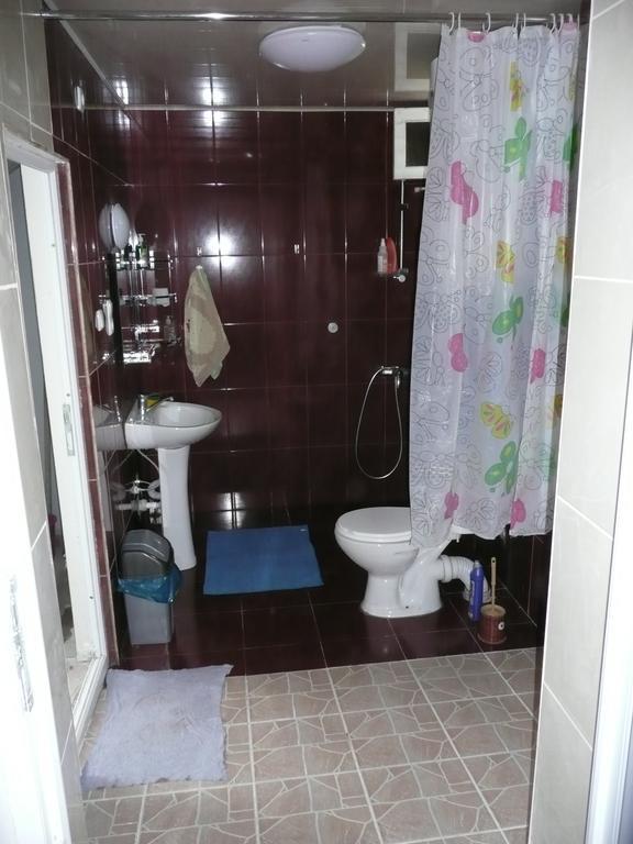 Gvirilas Sakhli Guest House Khashuri Bilik gambar